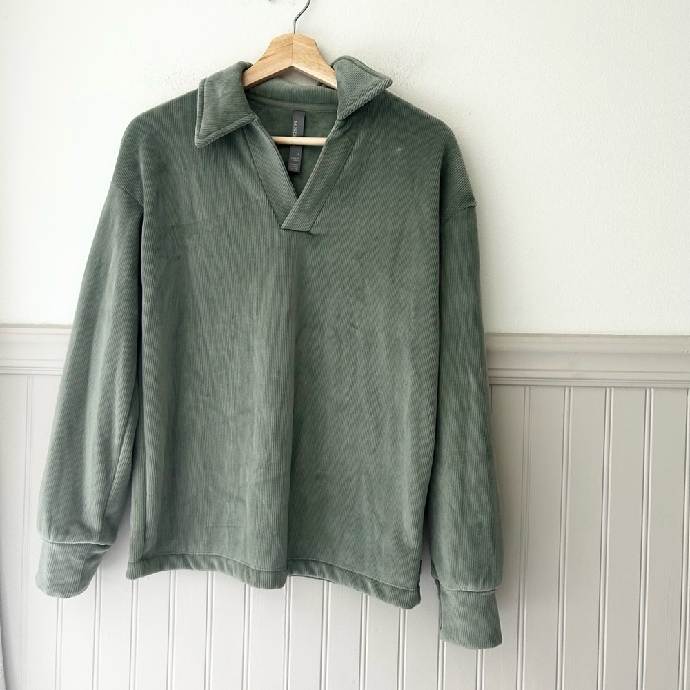 Mondetta V-Neck Pullover Sweater in Sage Green